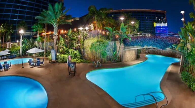 Disneyland Hotel Pool 3