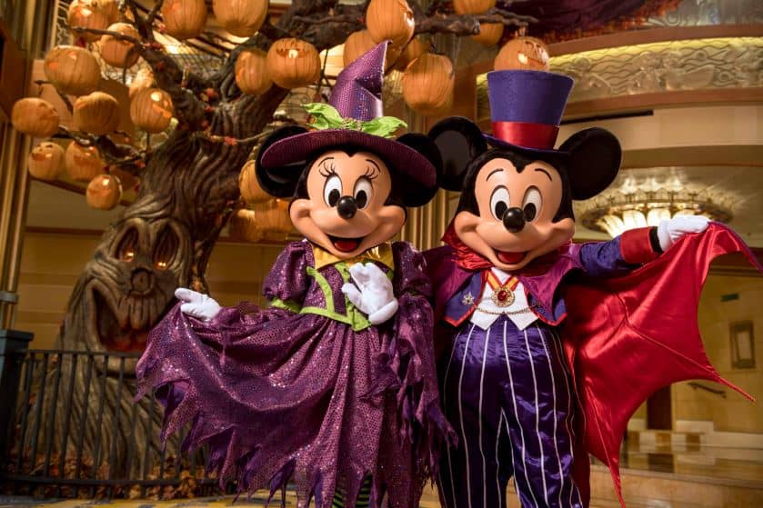 Mickey and Minnie Halloween on the High Seas 1